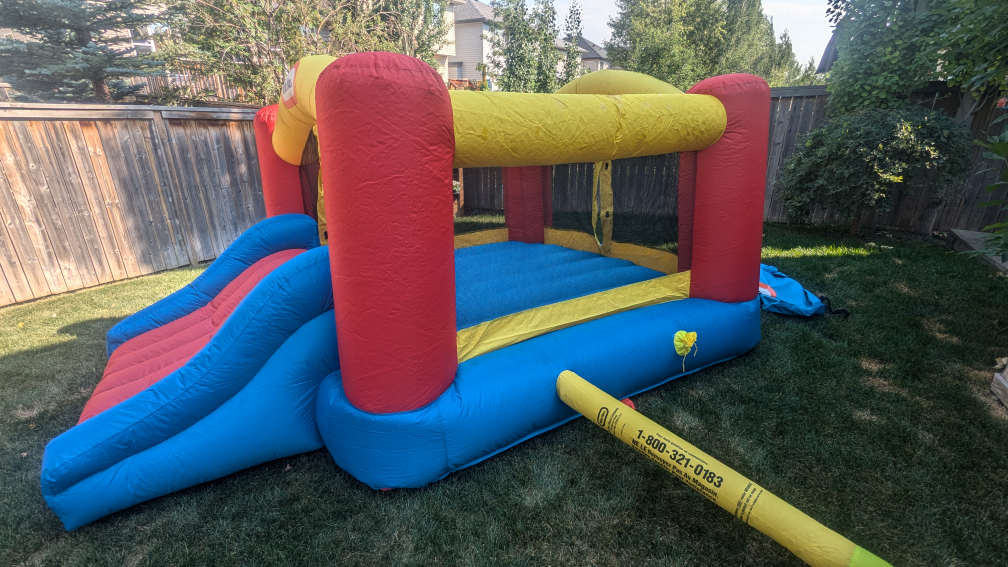 Little Tikes Jump N Slide Bouncy Castle with Blower - photo 2