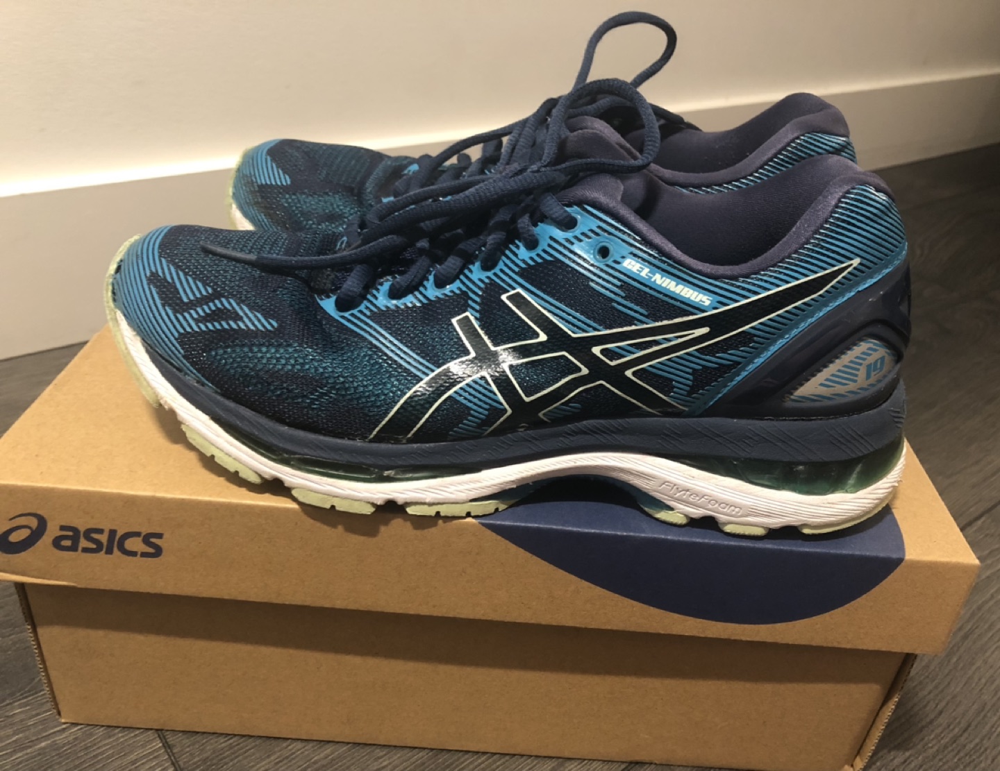 Asics women running shoes Size 7.5