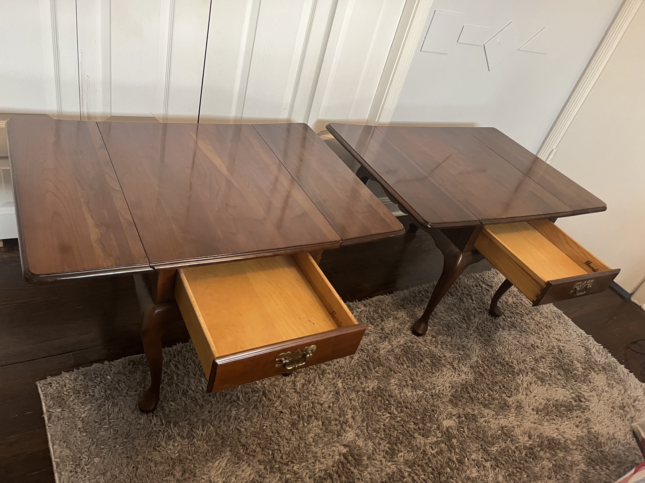 Set of 2 Nightstands w/drop leaves - photo 5