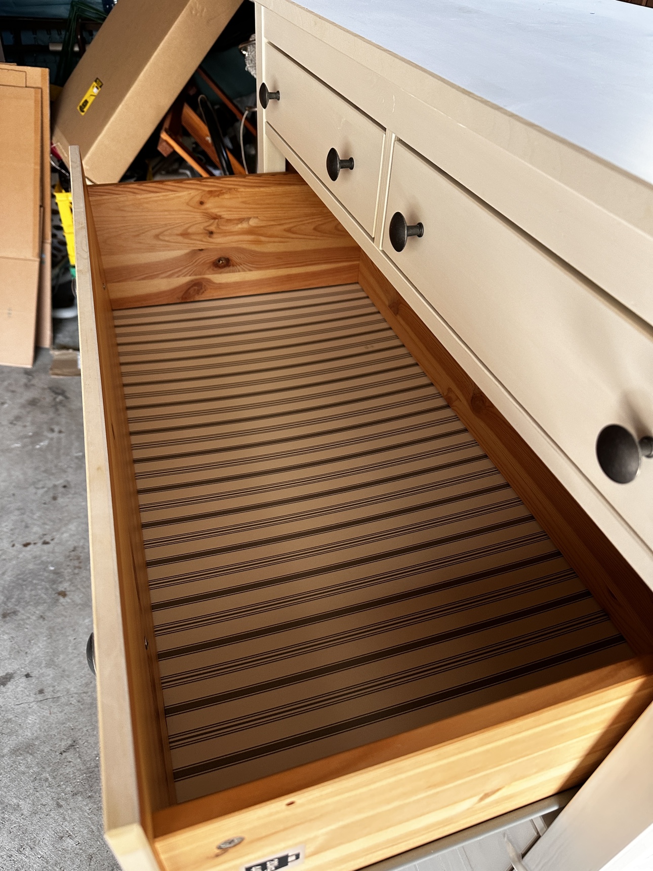 Dresser-White in colour image indicator(4)