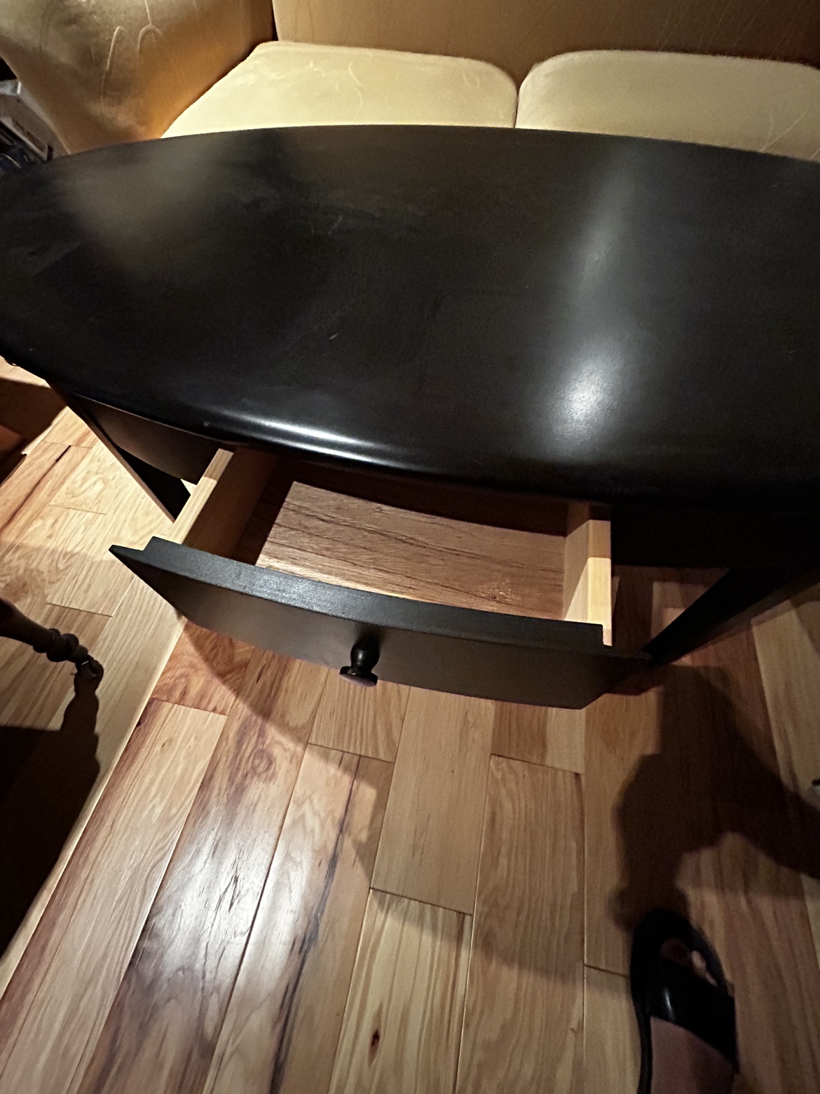 Black coffee table image indicator(3)