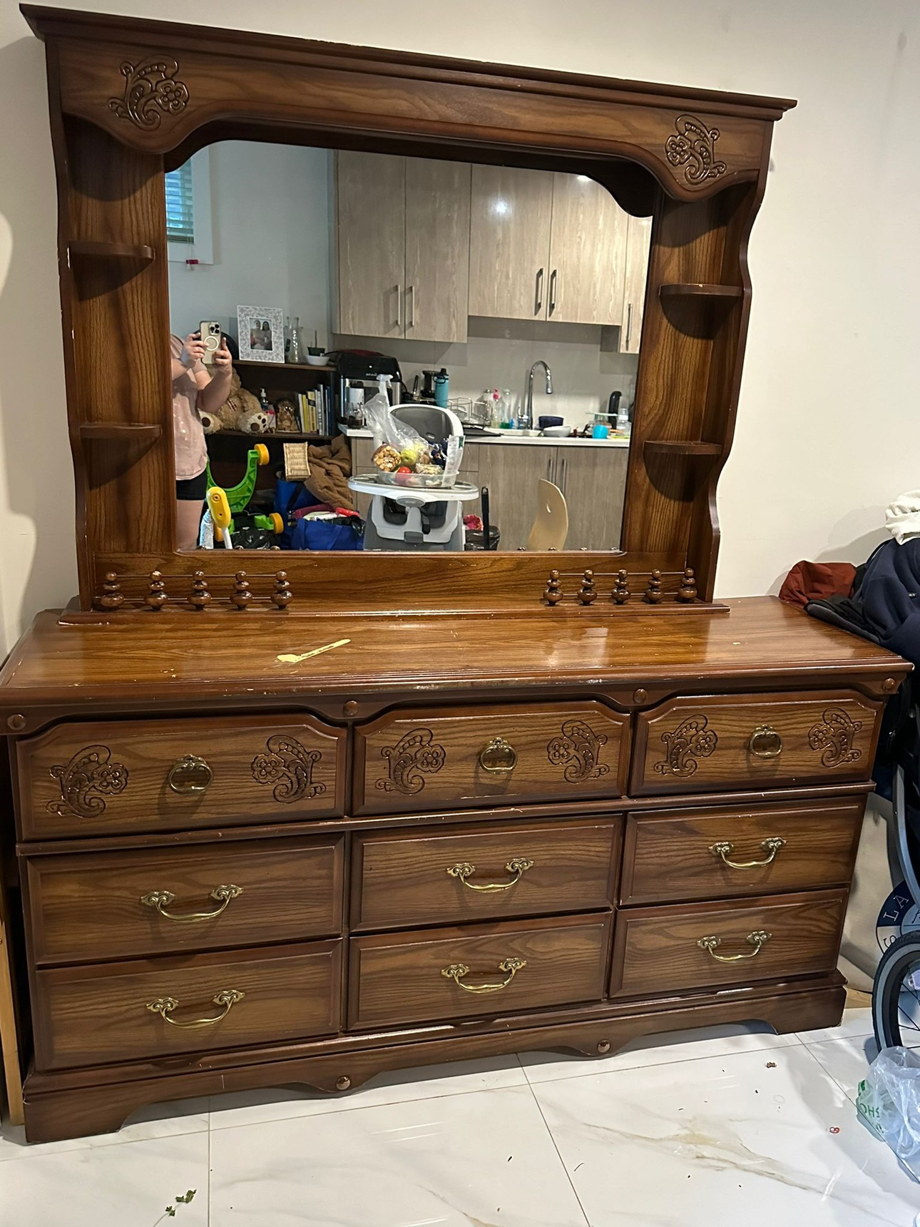 9 DRAWER DRESSER WITH MIRROR