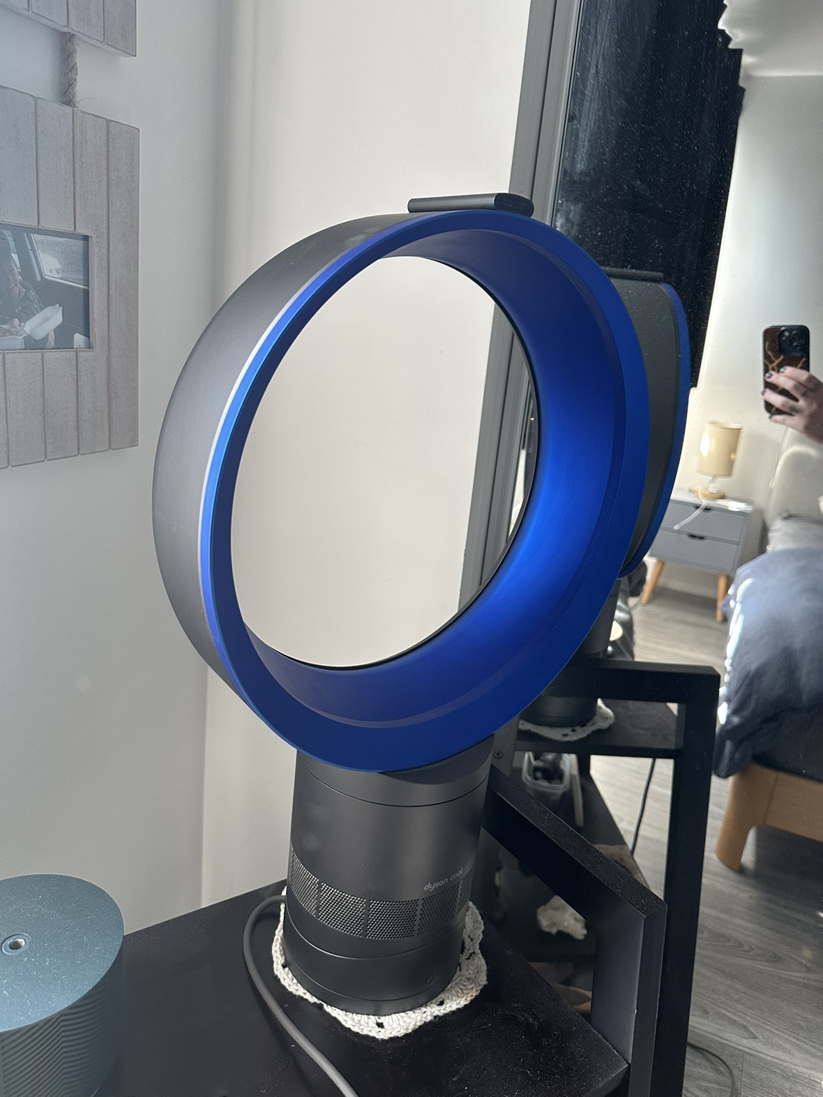 Dyson airmultiplier desk fan - photo 2