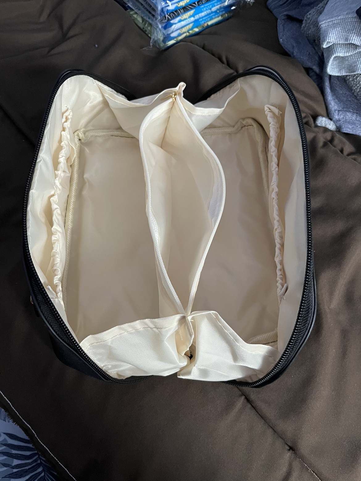 Toiletry and makeup travel bags and makeup organizer image indicator(5)