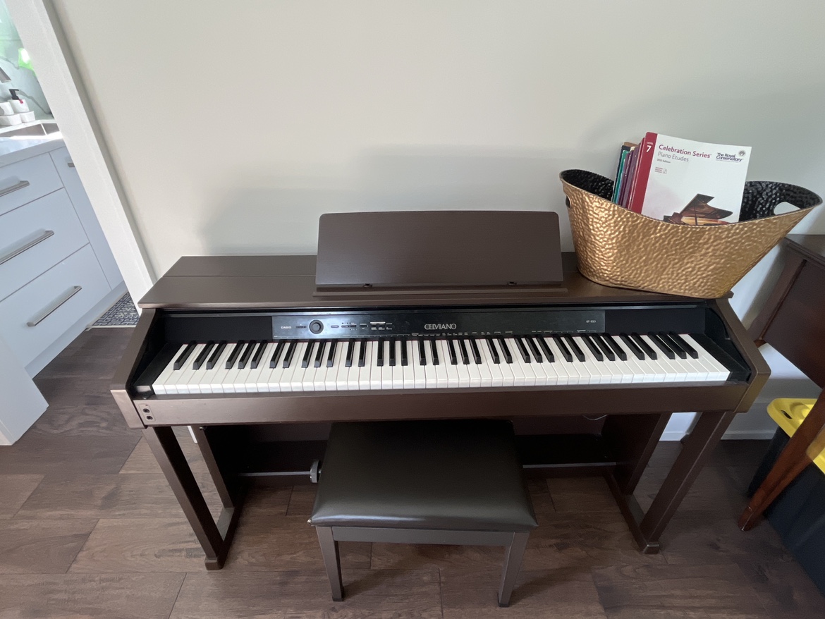 Casio Celviano Piano + Piano Books - photo 4