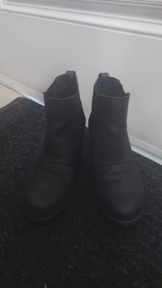 Sorel boots thumbnail