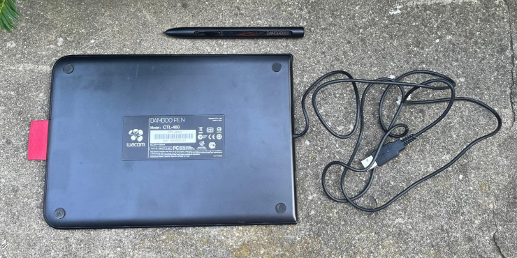 Wacom CTL-460 Bamboo Digital Drawing Tablet image indicator(4)