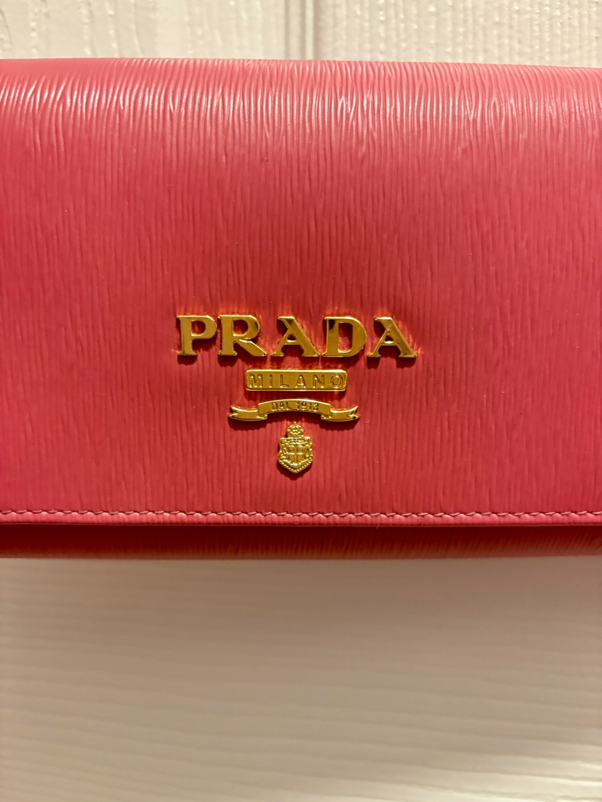 Prada wallet on chain (Authentic) image indicator(2)