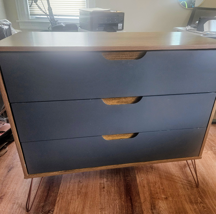 MUST BE PICKED UP TODAY 8/29 - DRESSER