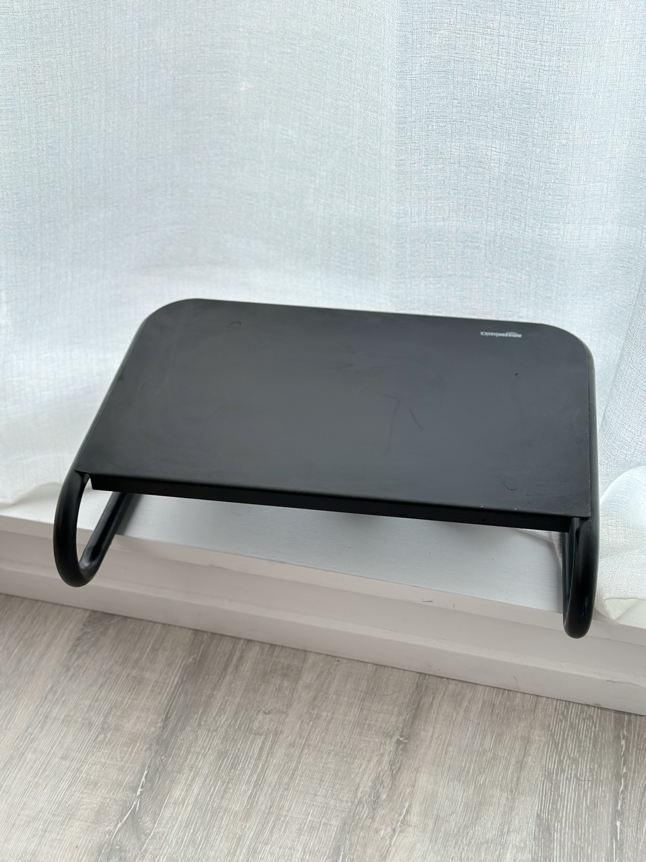 Laptop stand