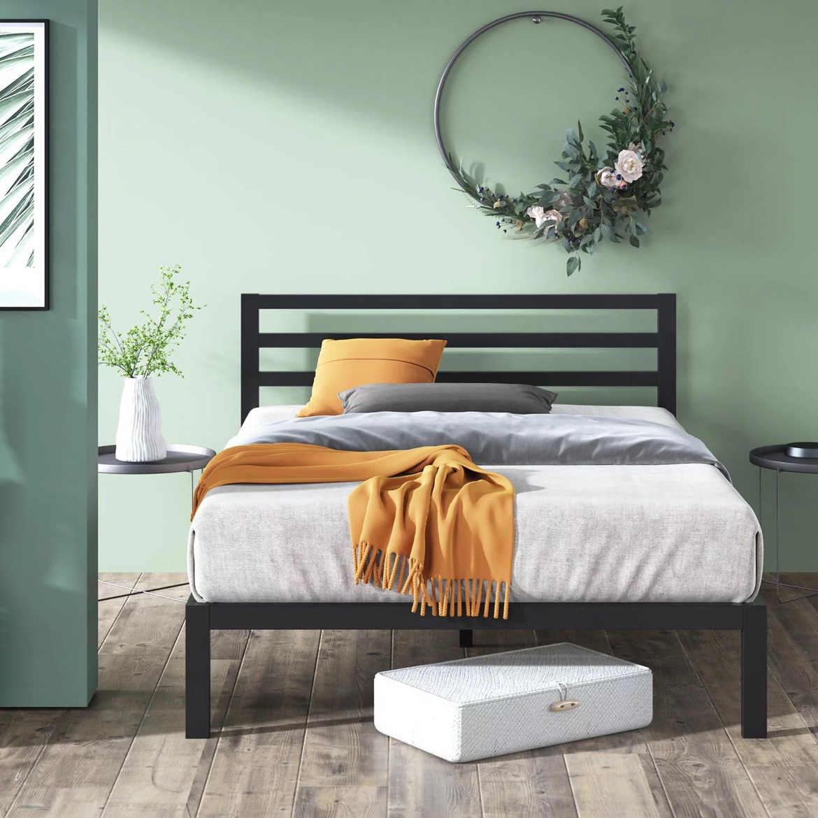 Queen bedframe