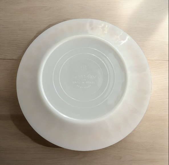 Termo Rey Milk Glass Dinner Plate Butterfly Gold Design 9"D image indicator(2)