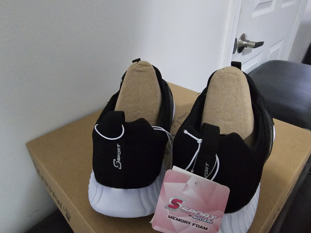 sport shoes thumbnail