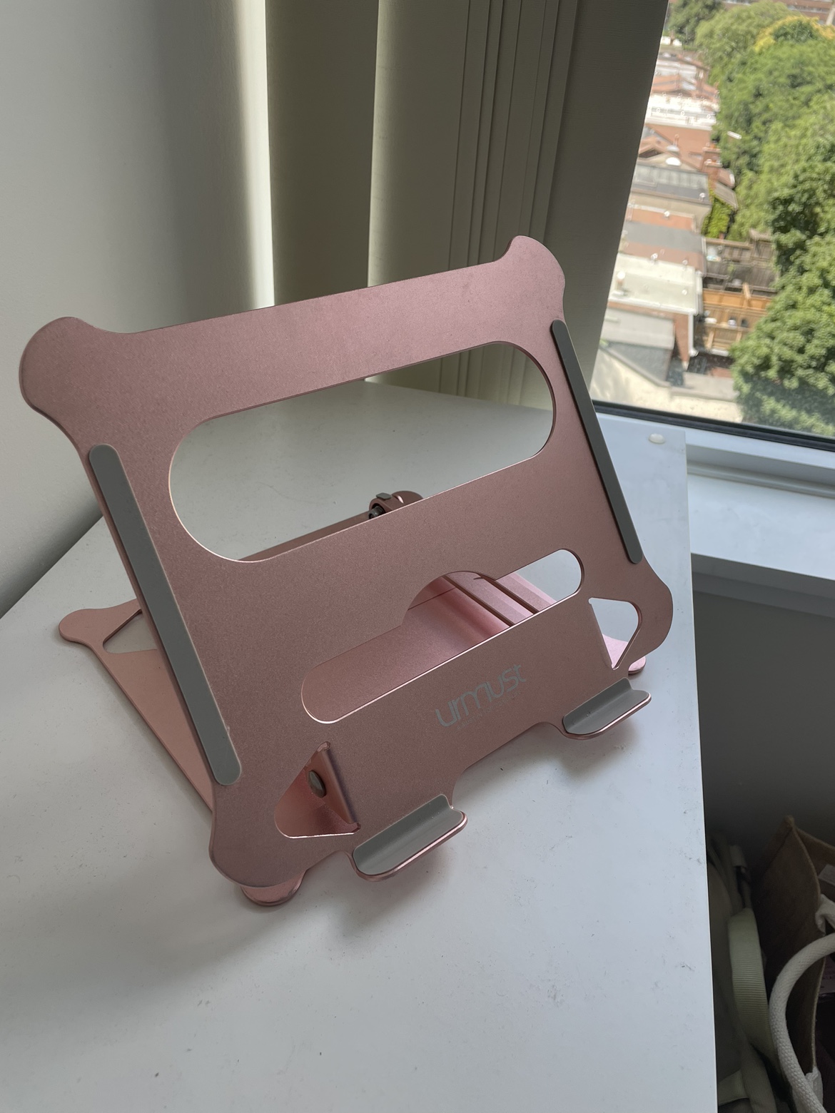 Laptop stand - photo 3