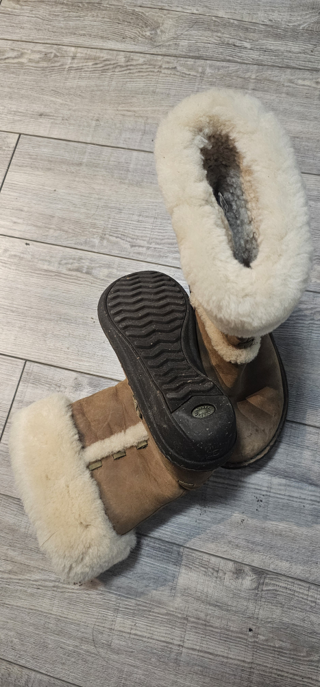 Uggs winter boots image indicator(2)