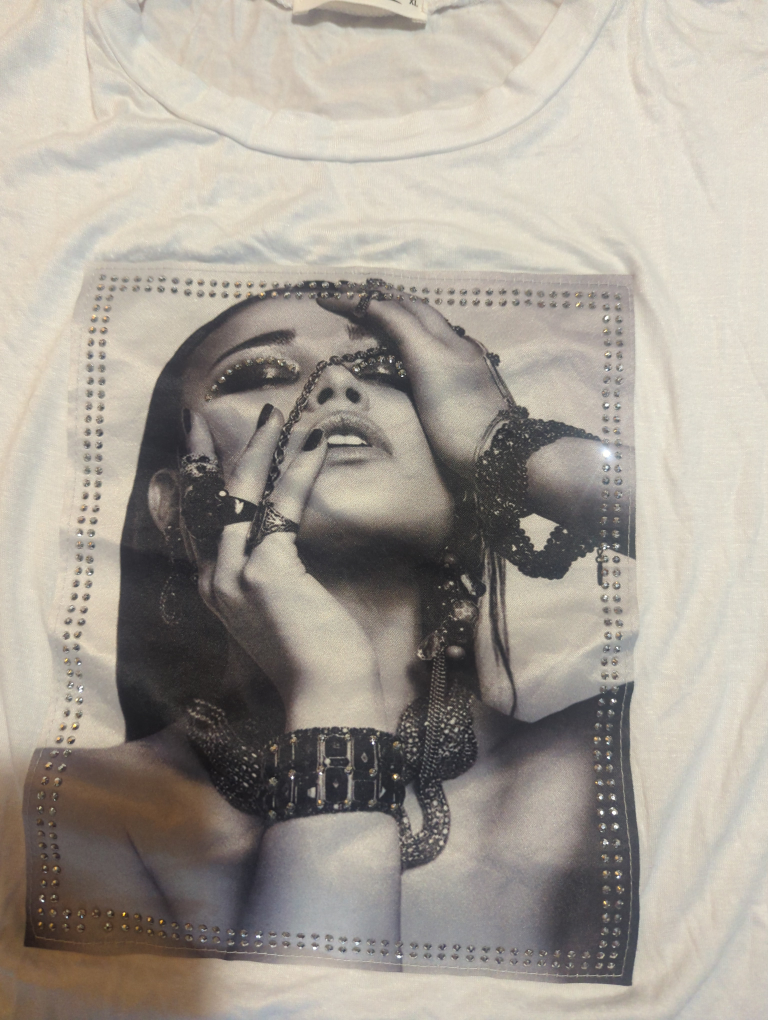 Women's crop top image indicator(2)