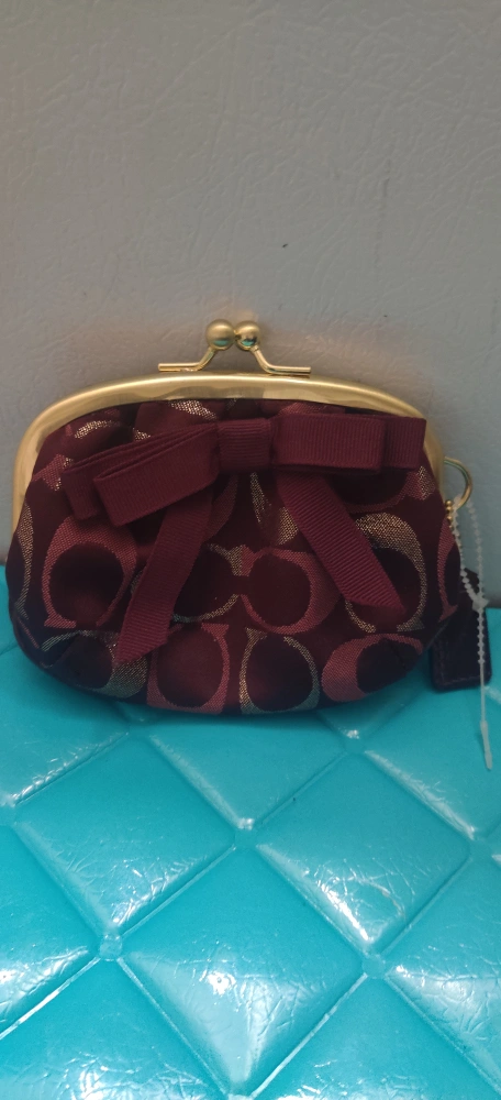 Coach Kisslock Coin purse wallet Karrot