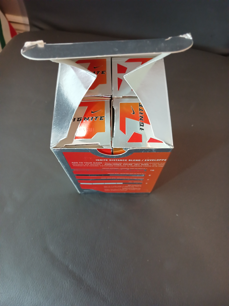 ignite Nike branded 12 golf balls image indicator(2)