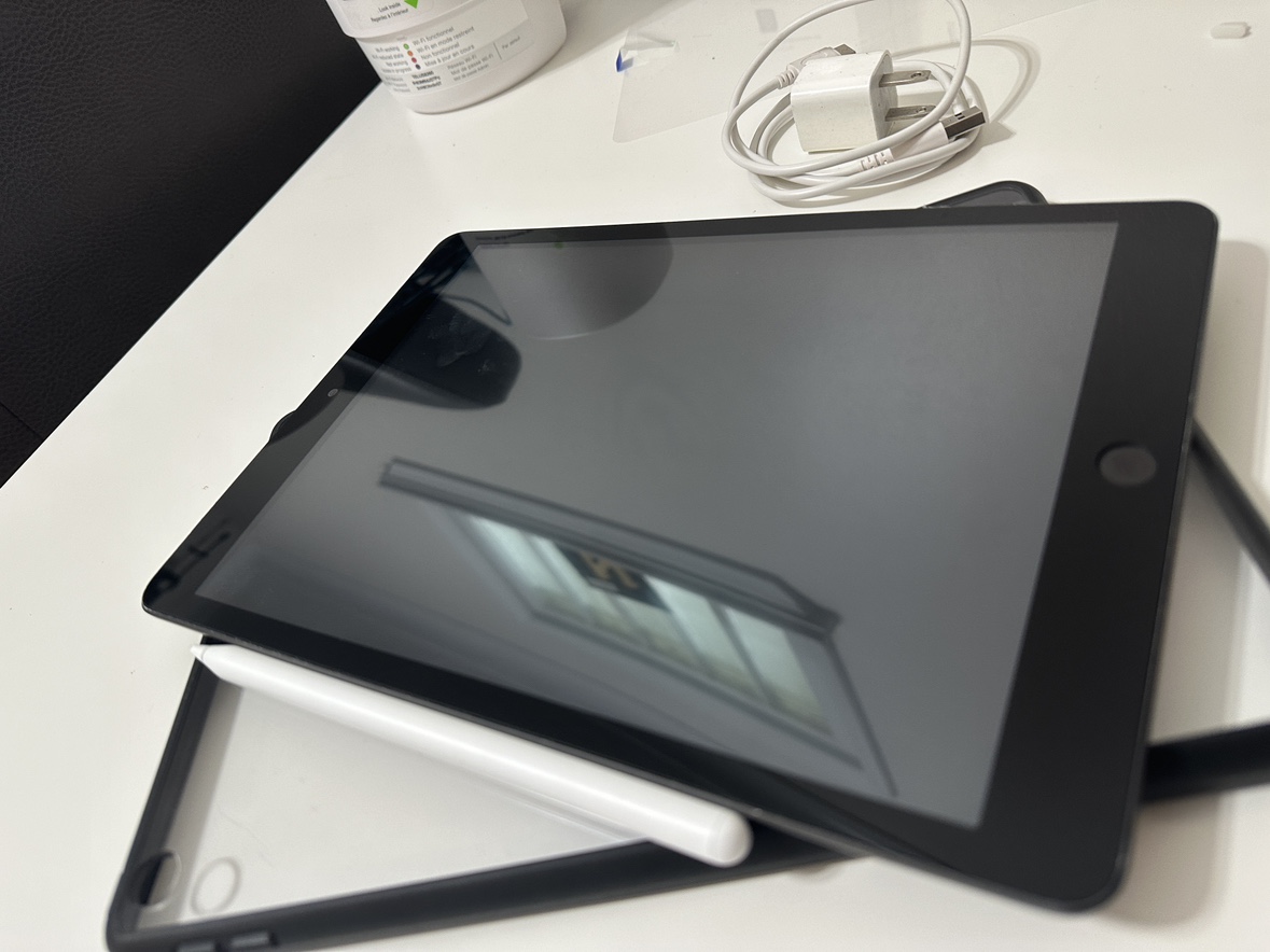 iPad 8th gen cellular like new - photo 3