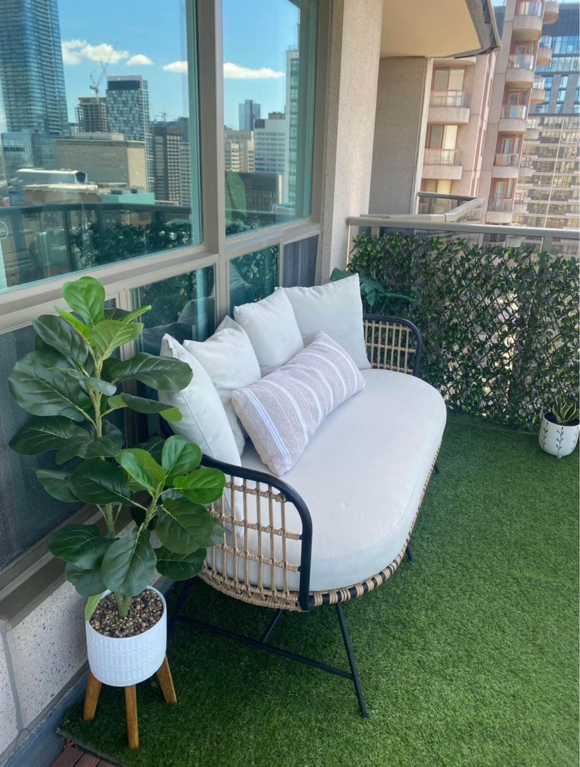 Fake grass carpet