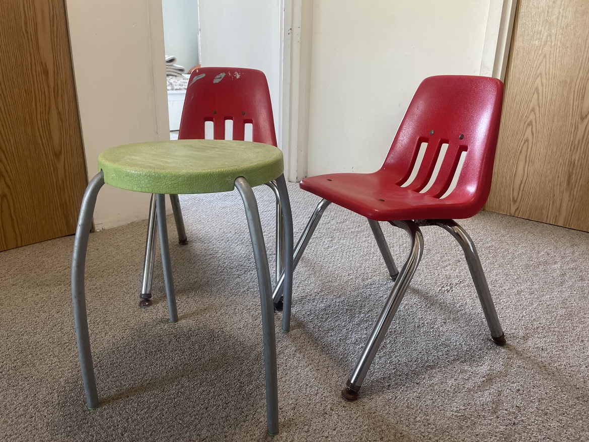 Kids chair and table - photo 2