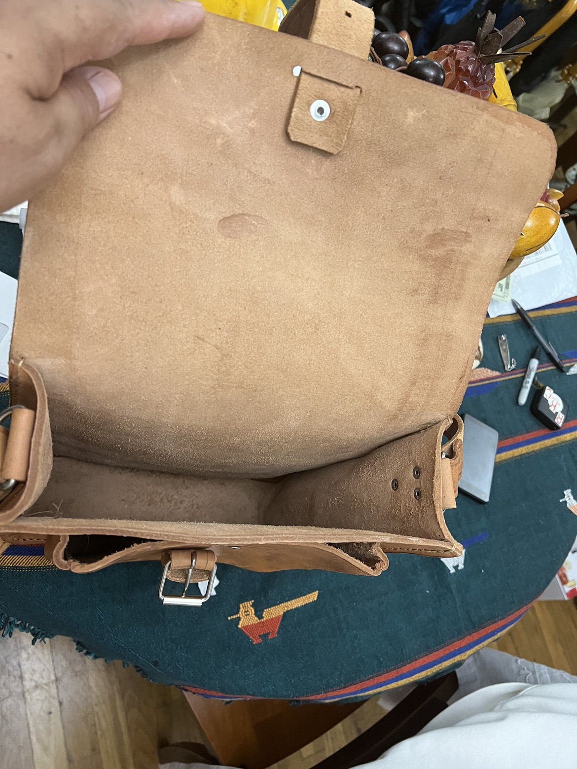 Real leather messenger bag  12x10 image indicator(7)