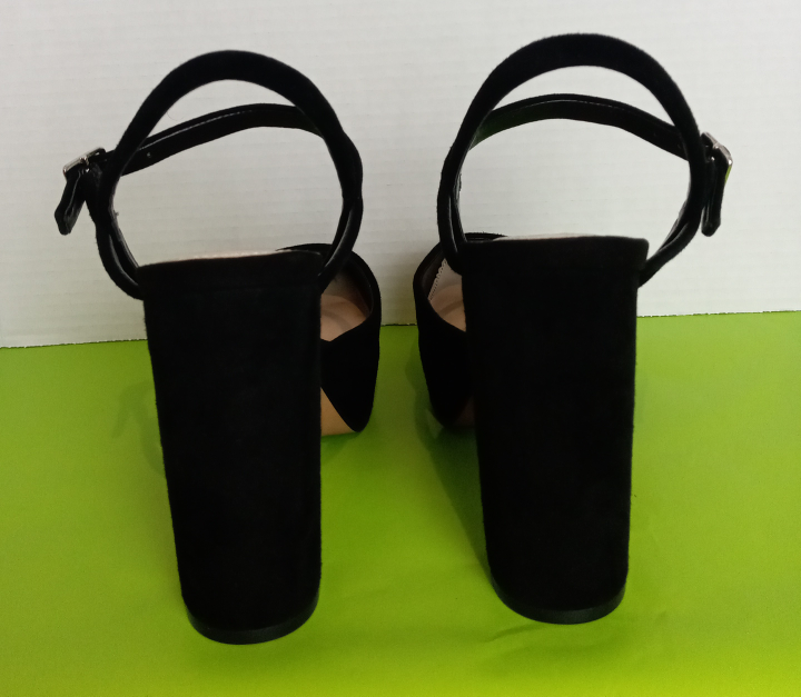 Vince Camuto suede platform heels. Size 7.5 image indicator(4)