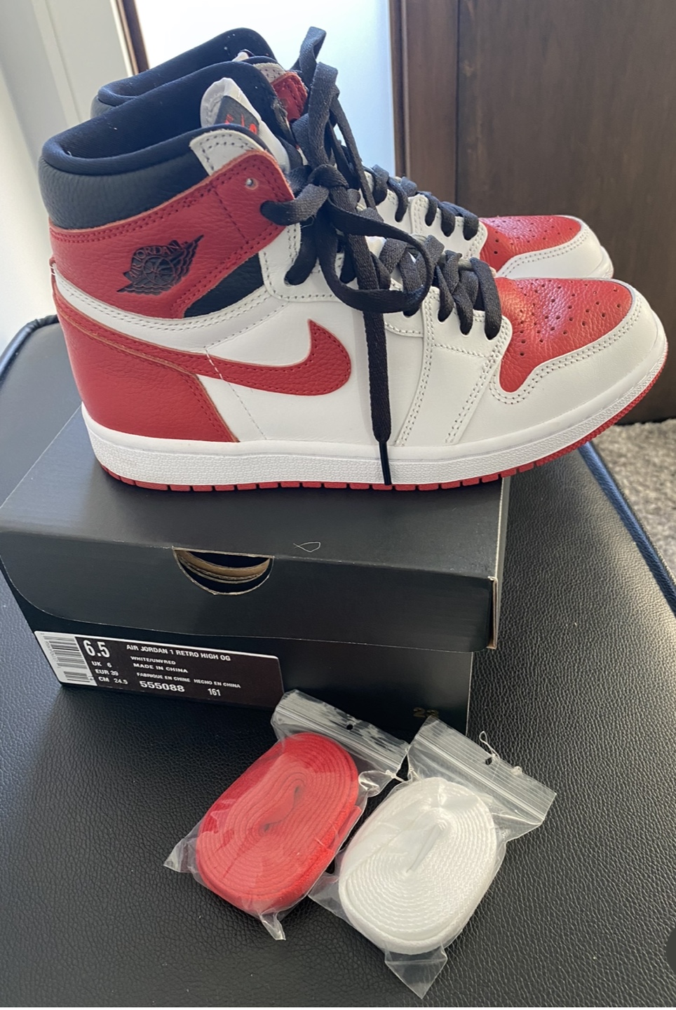 Nike Air Jordan 1 Retro High OG Shoes Size 6.5 Authentic image indicator(5)