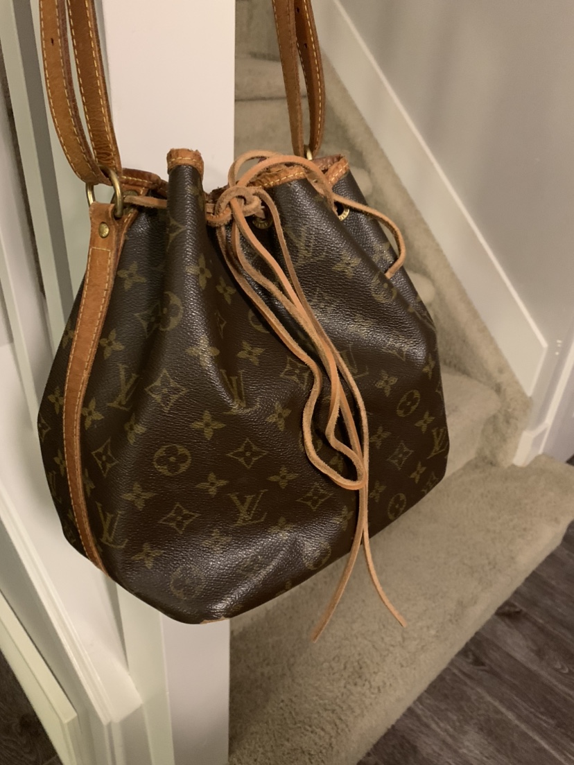 Authentic Louis Vuitton petite noe image indicator(3)