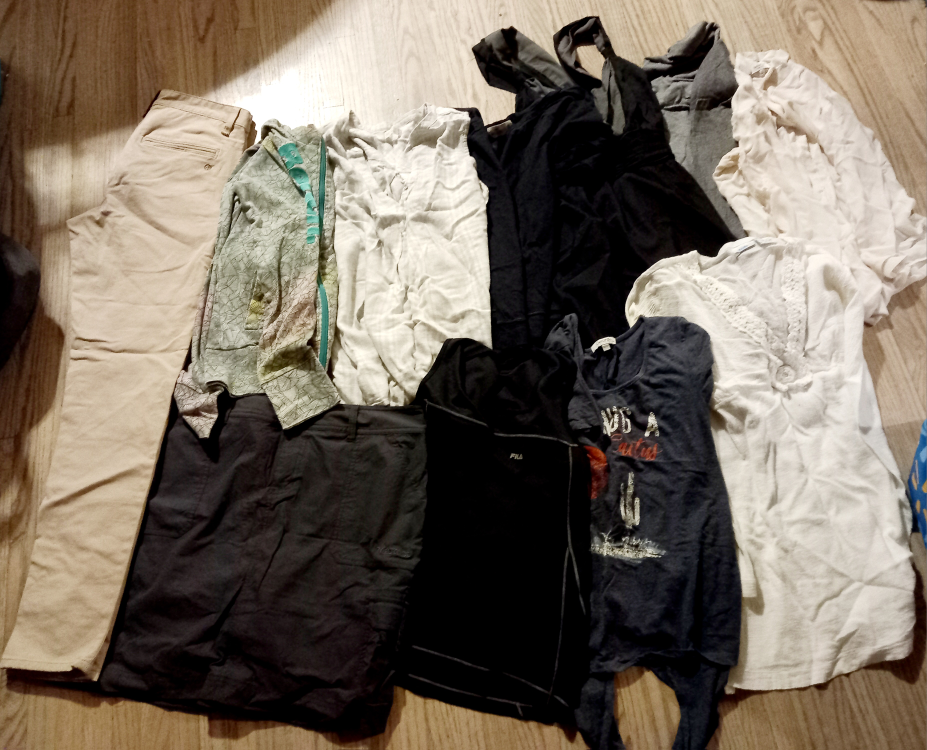 Large Women/Teen Clothing Lot - photo 4