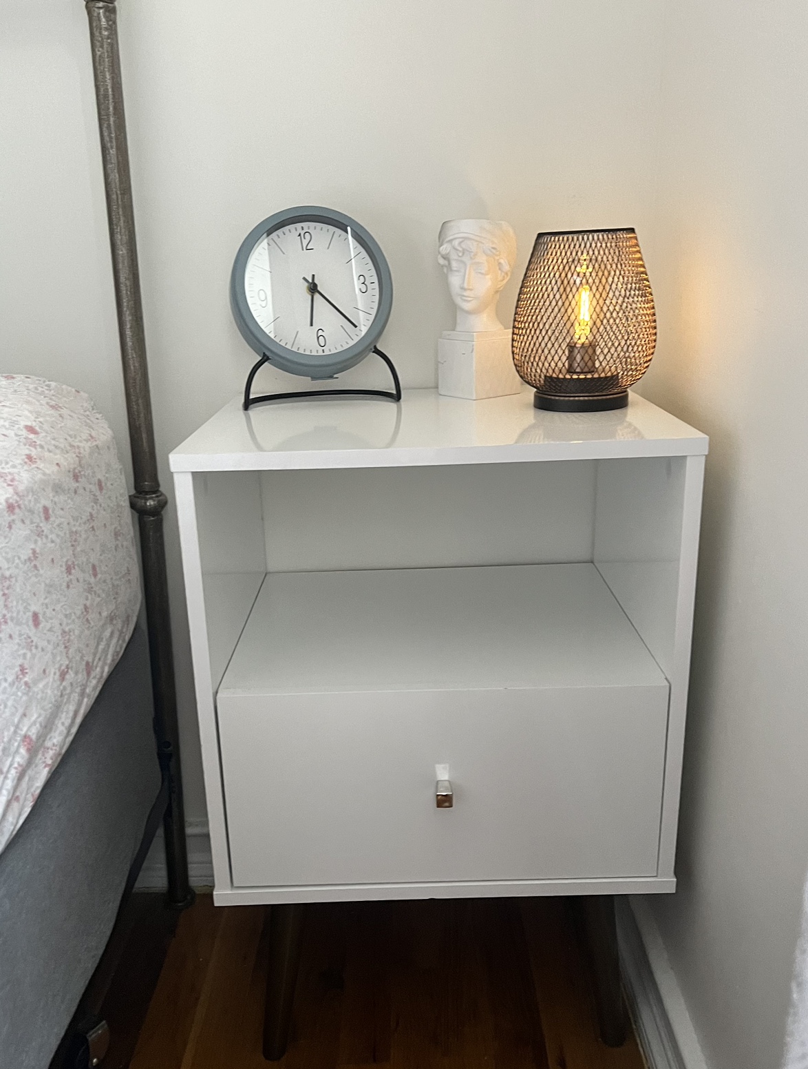 One drawer nightstands