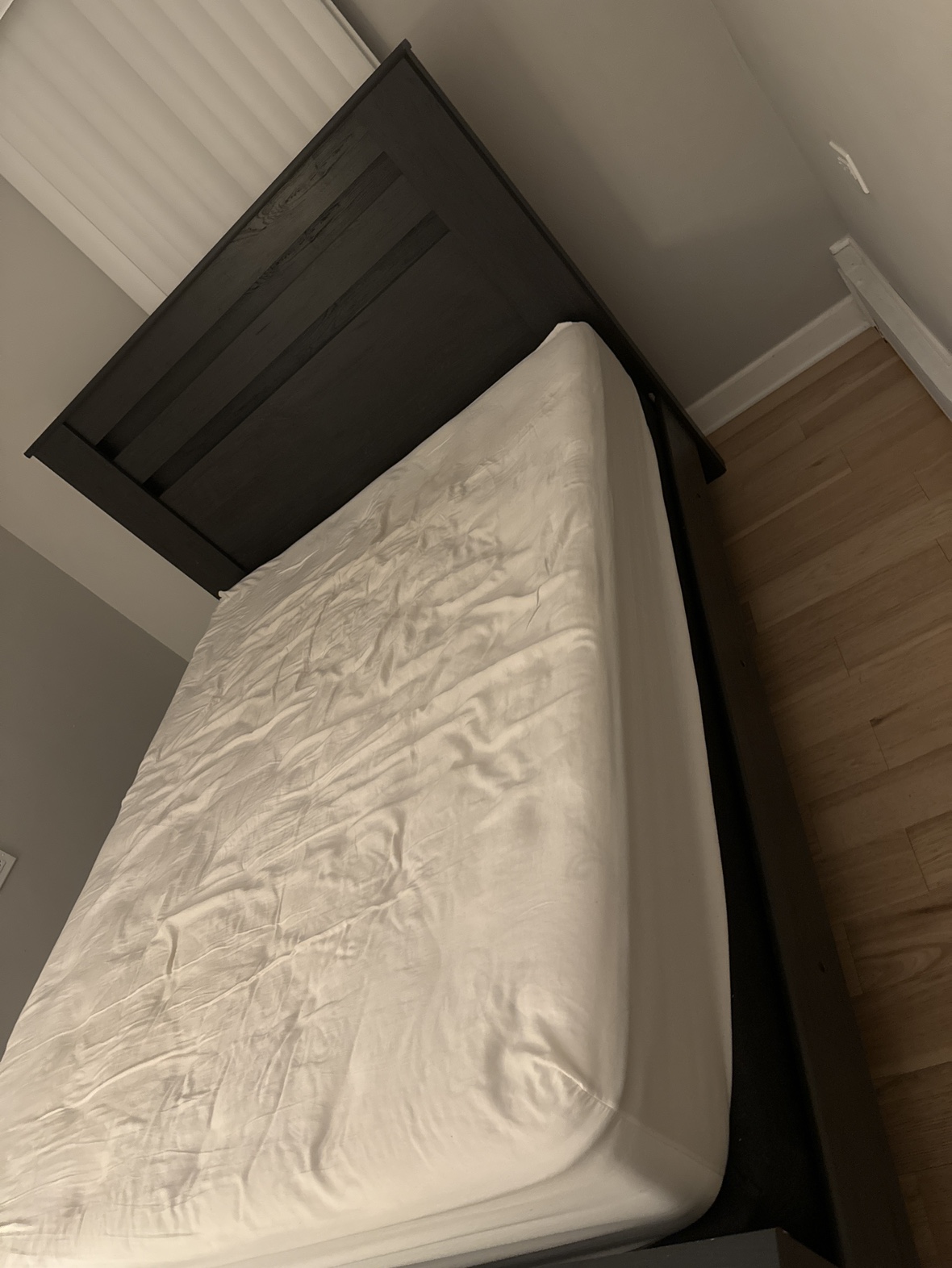 Queen size mattress&frame - photo 2
