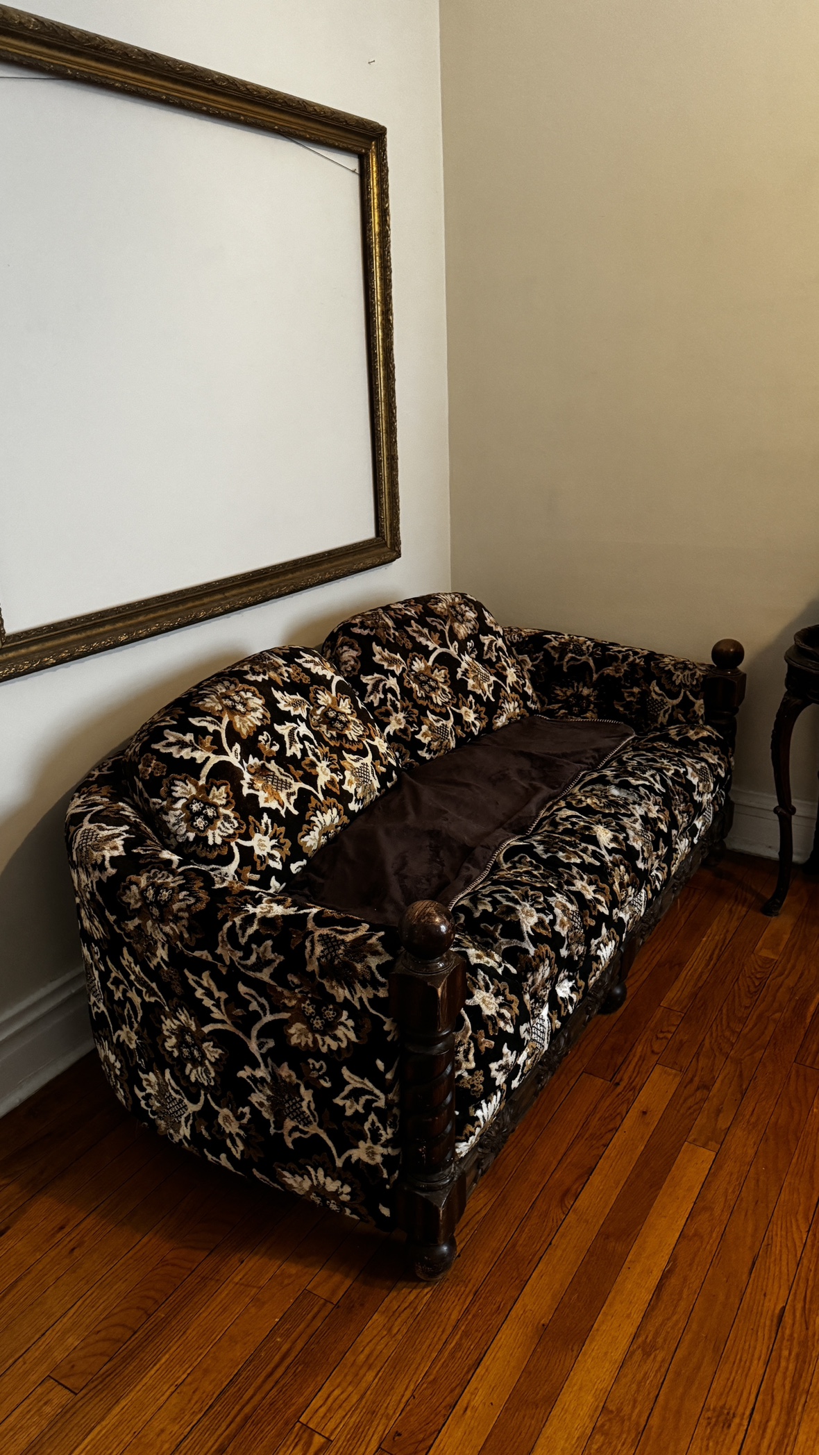 Vintage floral sofa carved - photo 2