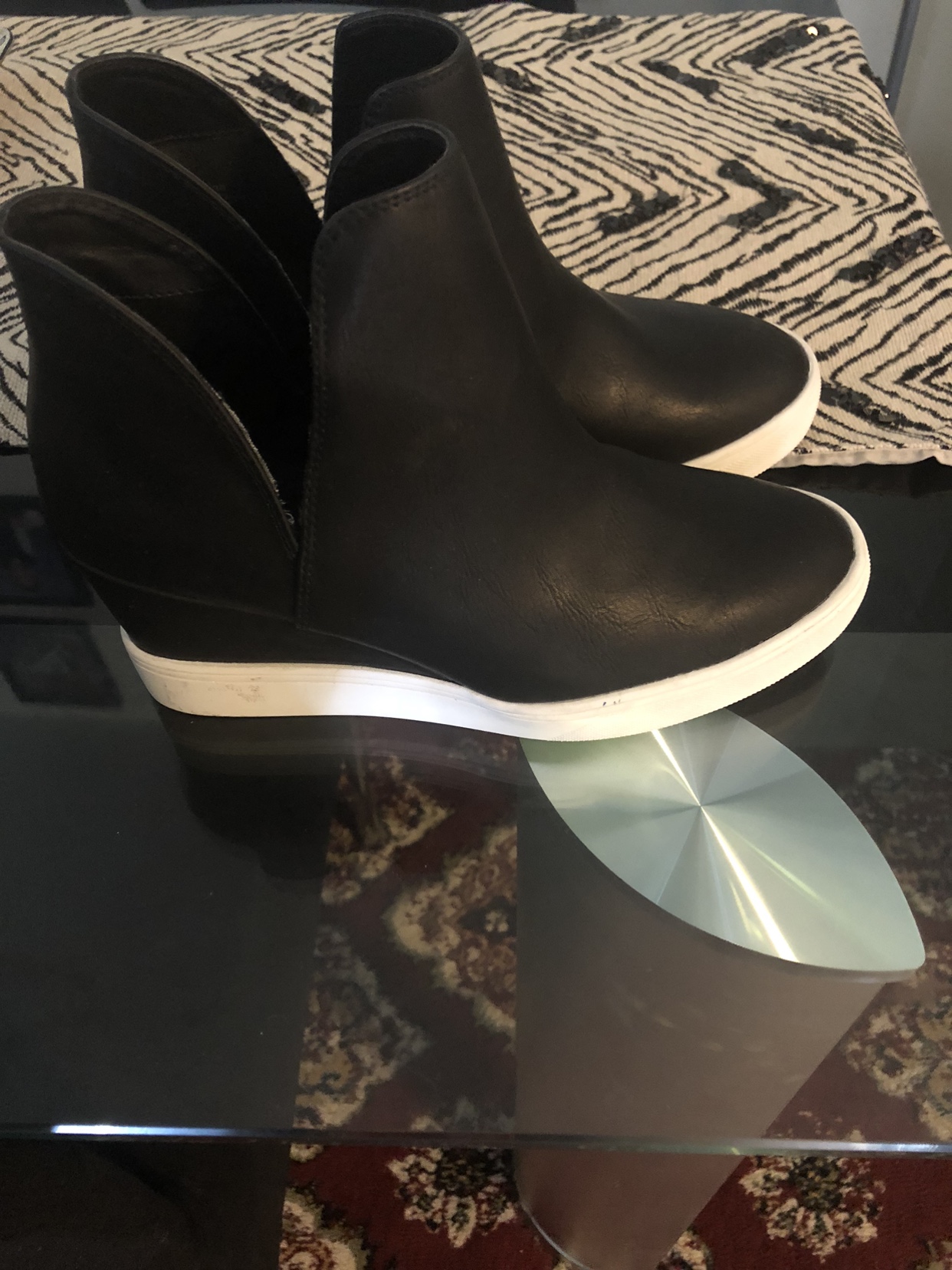 Brand new Mia shoes image indicator(2)