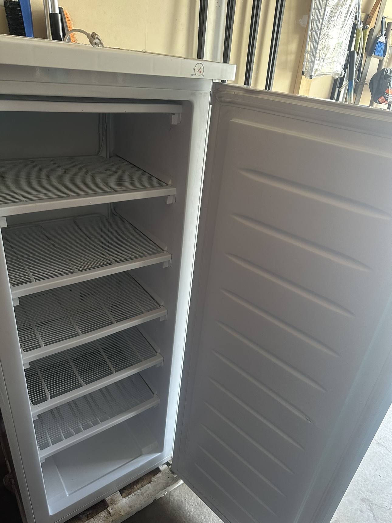 RCA Freezer - photo 3