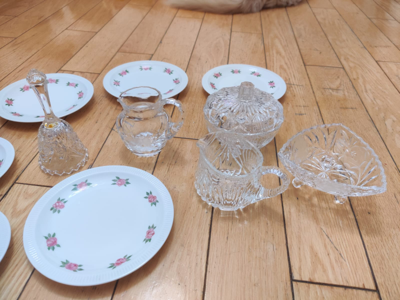 Tea set and crystal items - photo 3