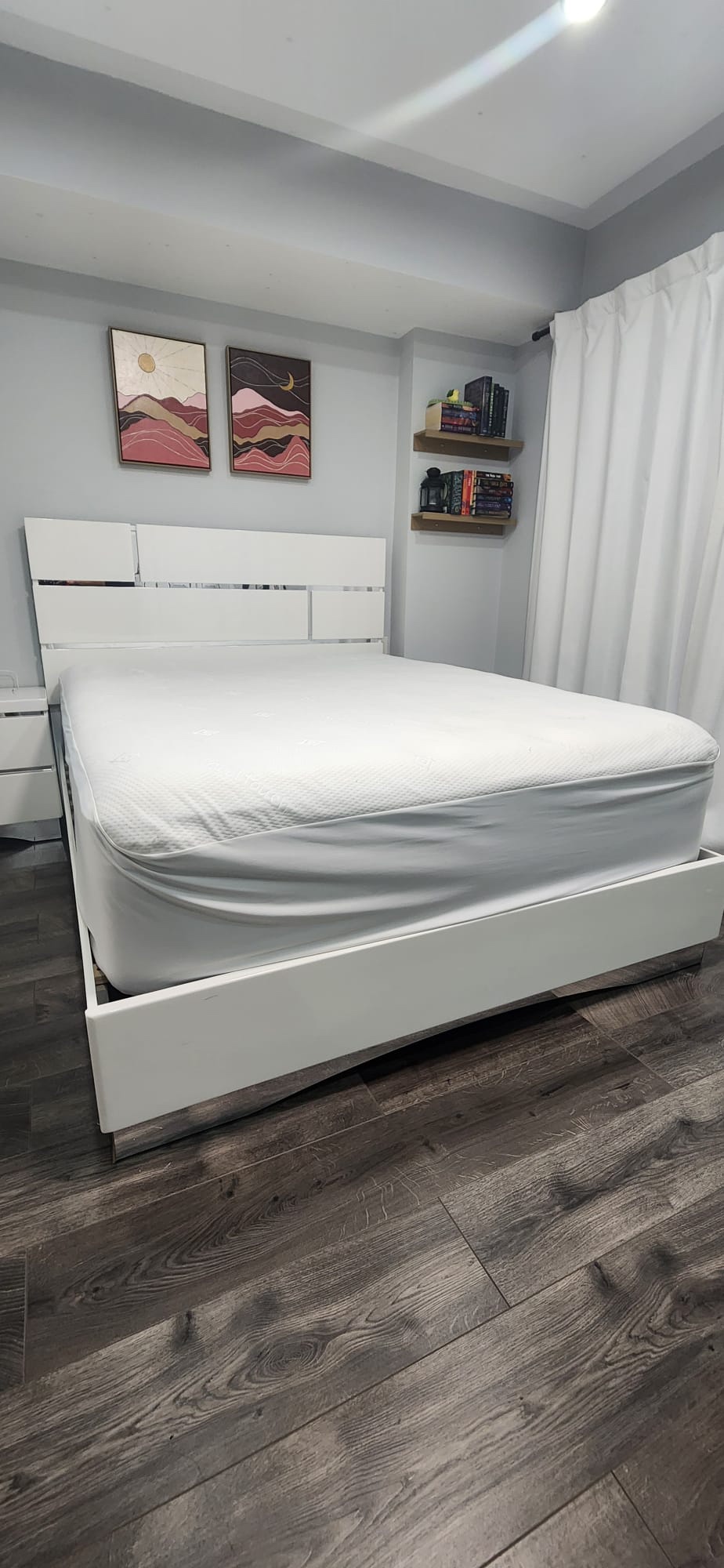 URGENT - Modern Bed Frame Queen Bed and Hybrid Mattress - photo 2
