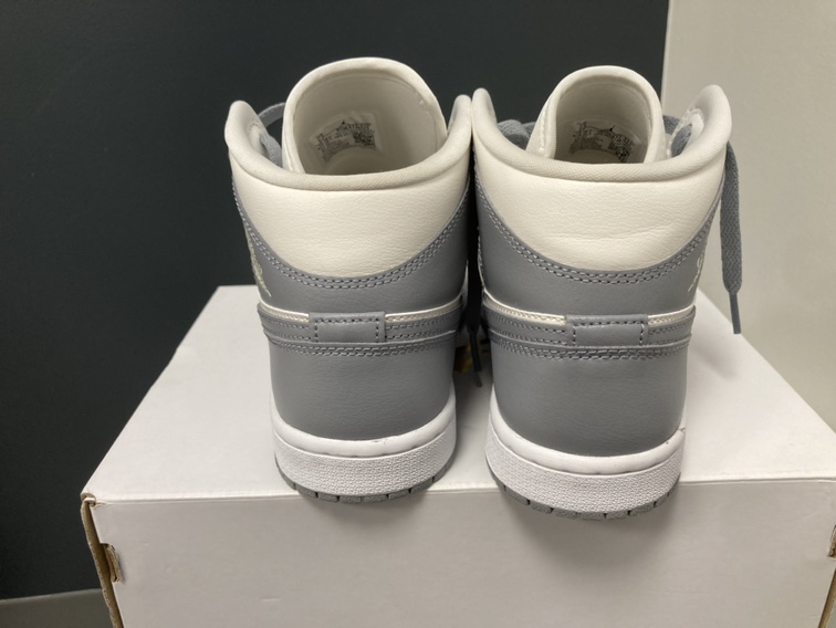 Jordan 1 Mid W7.5 - photo 4