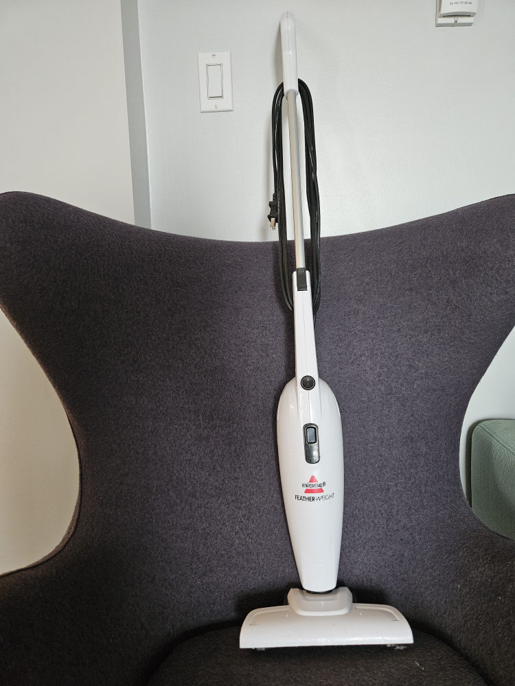 Bissell Featherweight vacuum - photo 2