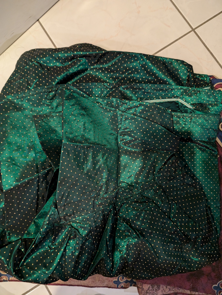 covers for a wooden round table #freecycle image indicator(2)