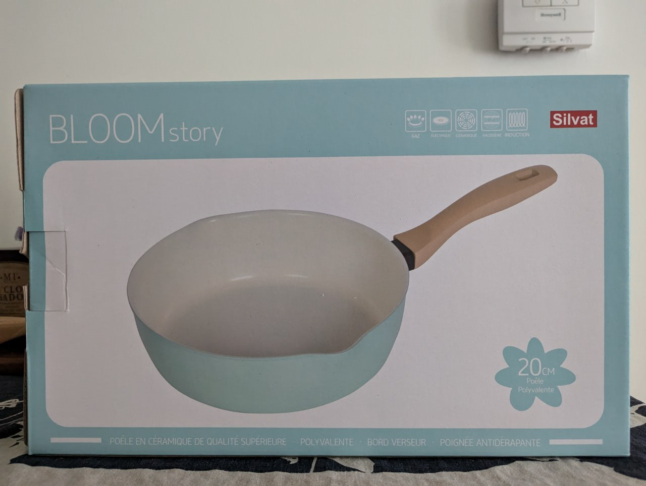 Ceramic 20cm pan, mint green, Korea-made - photo 3