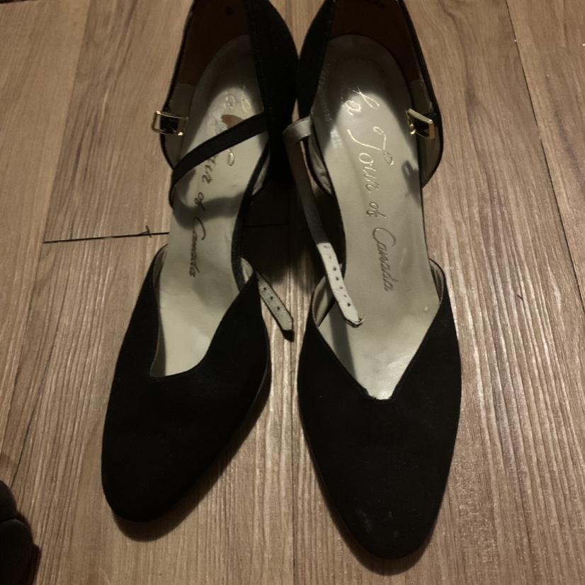 #freecycle black dancing shoes - Size 8 image indicator(2)