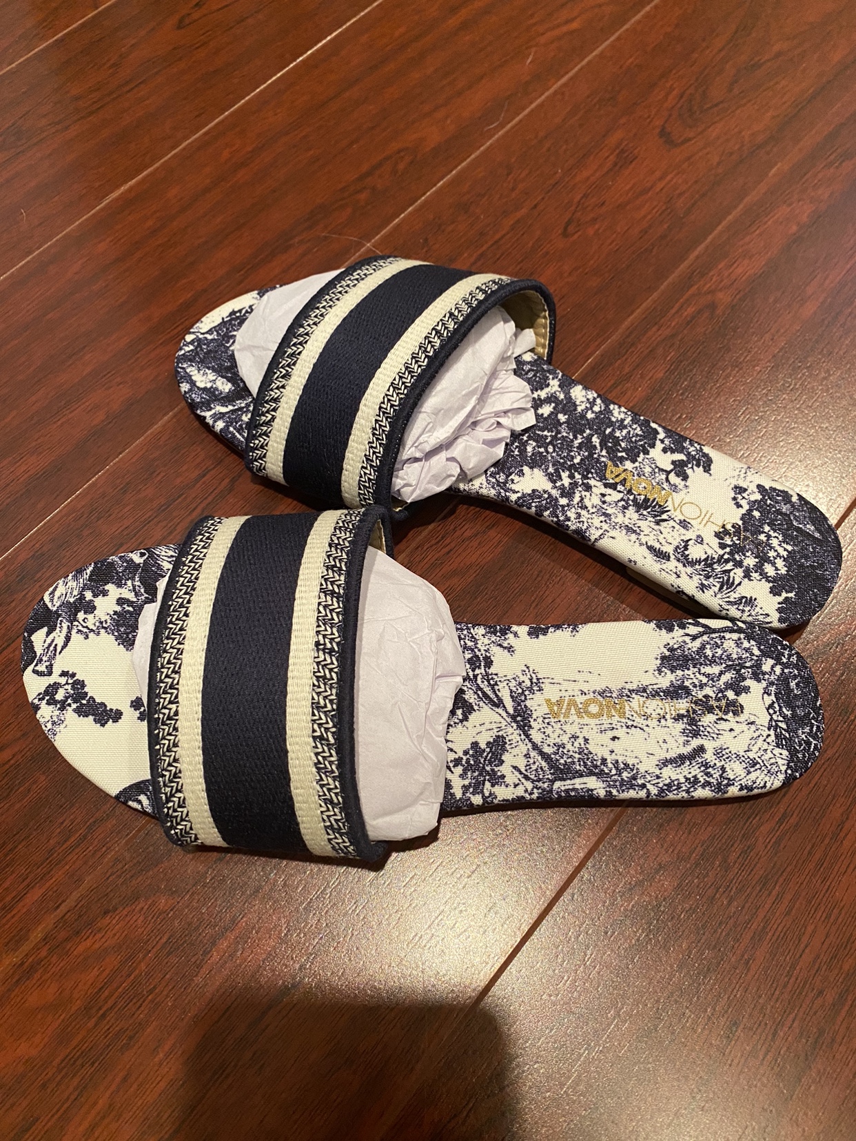 Sandals thumbnail