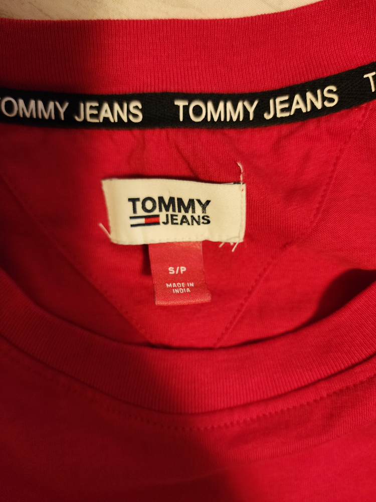 Women's Small Tommy Hilfiger Crop Top image indicator(2)