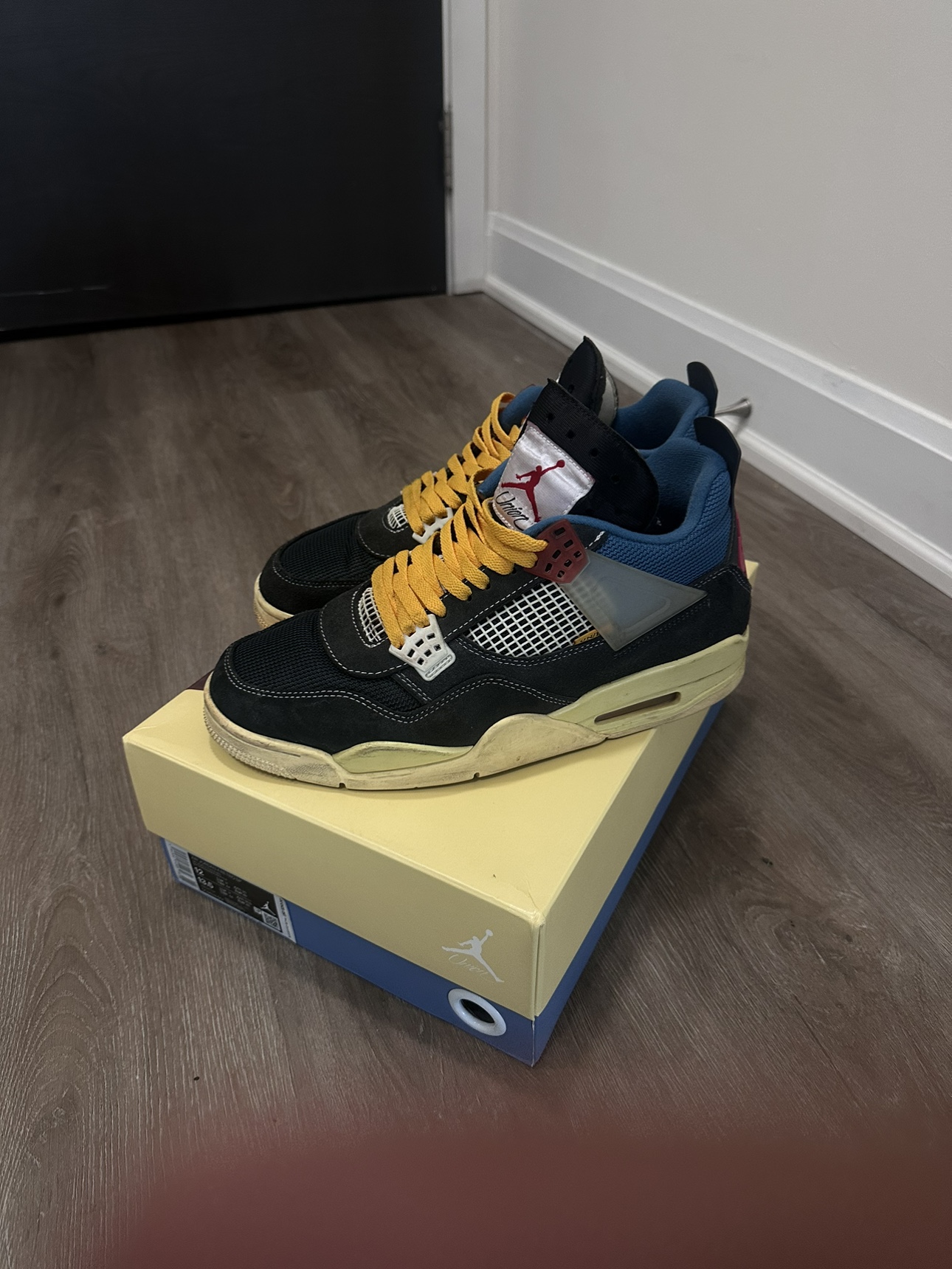 jordan 4 union yellow laces
