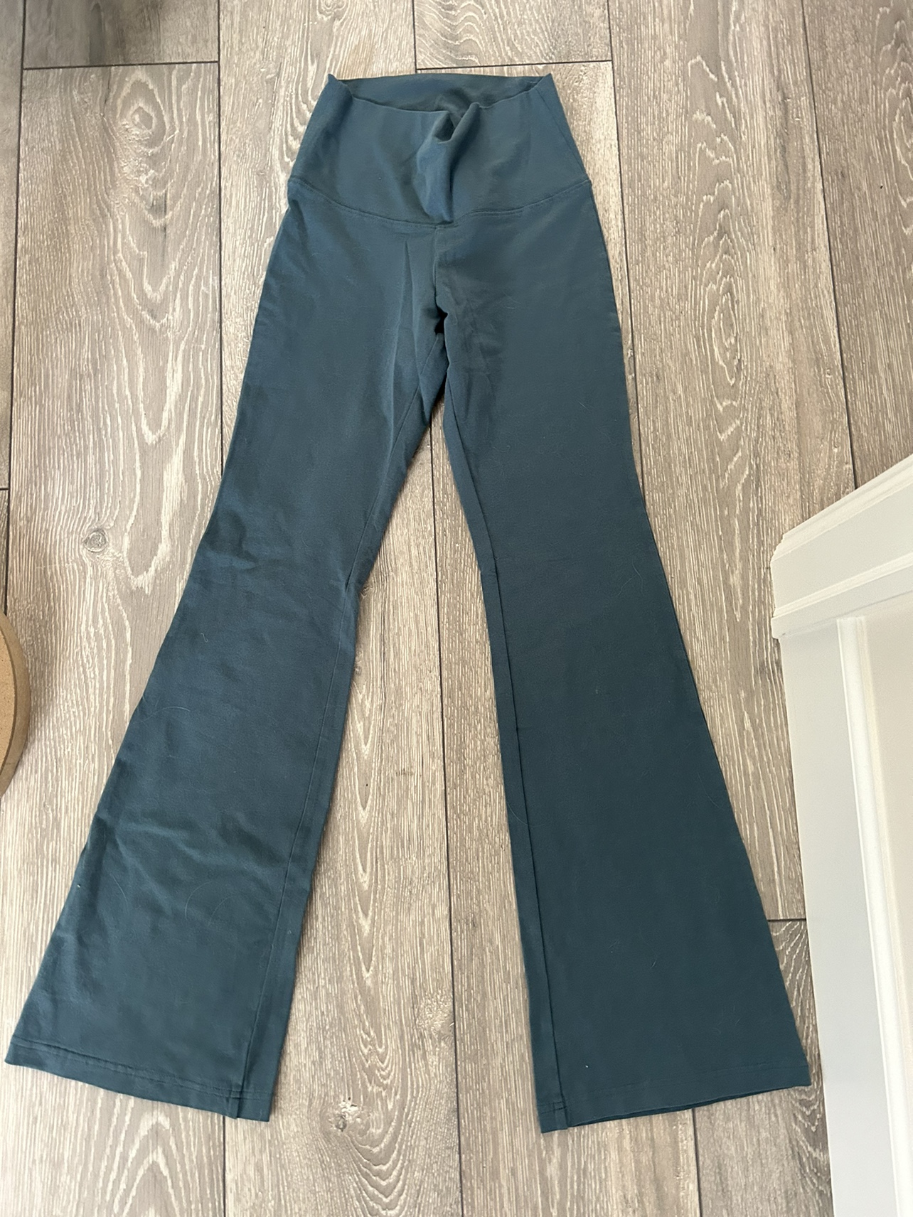 Lululemon flared leggings - photo 2