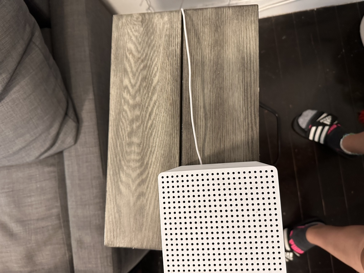 Charging side table - photo 3