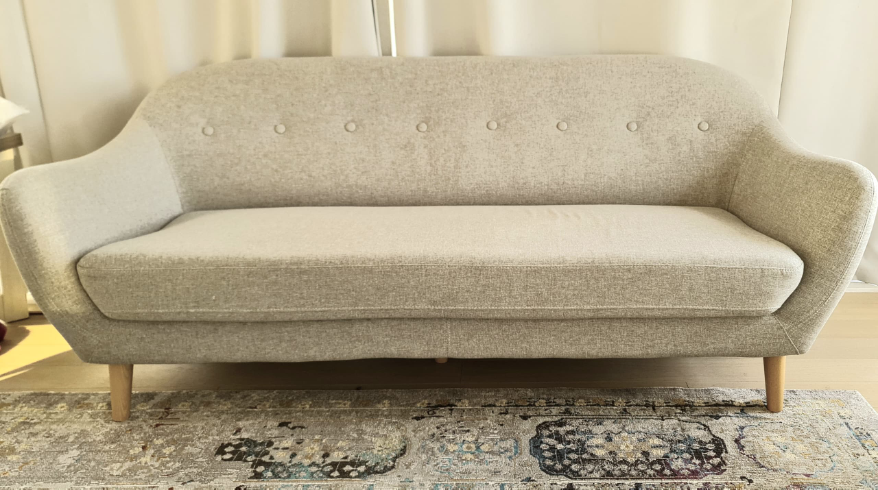 Like New Couch / Sofa (The Brick) - photo 2
