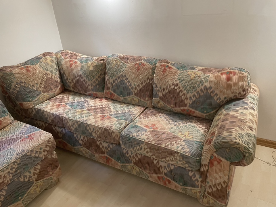 Sectional couch - photo 3