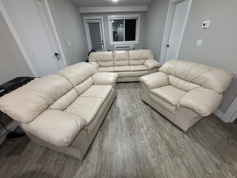 Full set 3 pieces leather sofa made in Canada